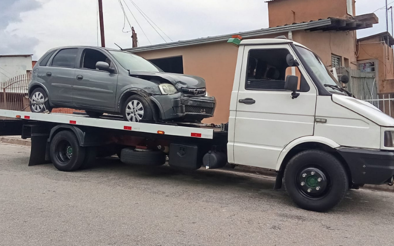 guincho-de-carro-batido-corsa-hath
